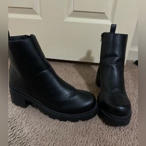 Black bootie